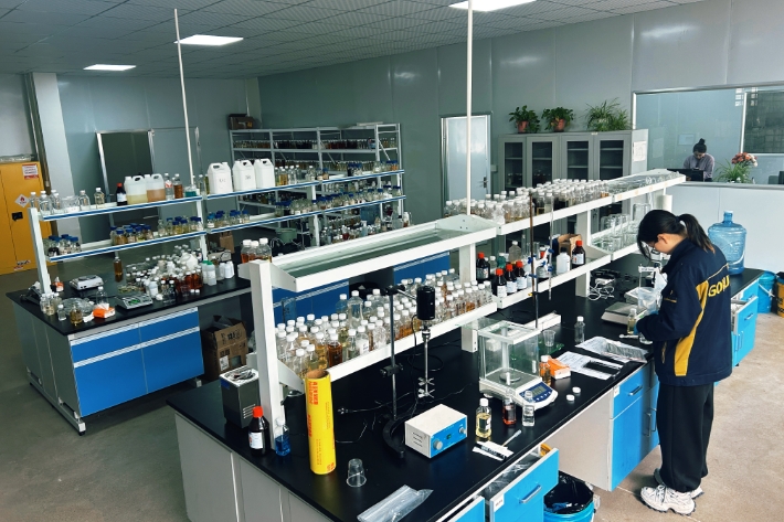 實(shí)驗(yàn)室三